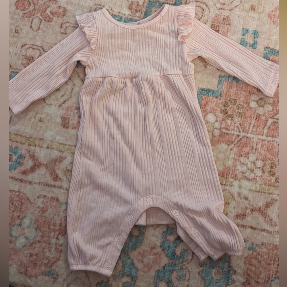 George Light Pink Ribbed Long-Sleeve Footie with Ruffle Shoulders